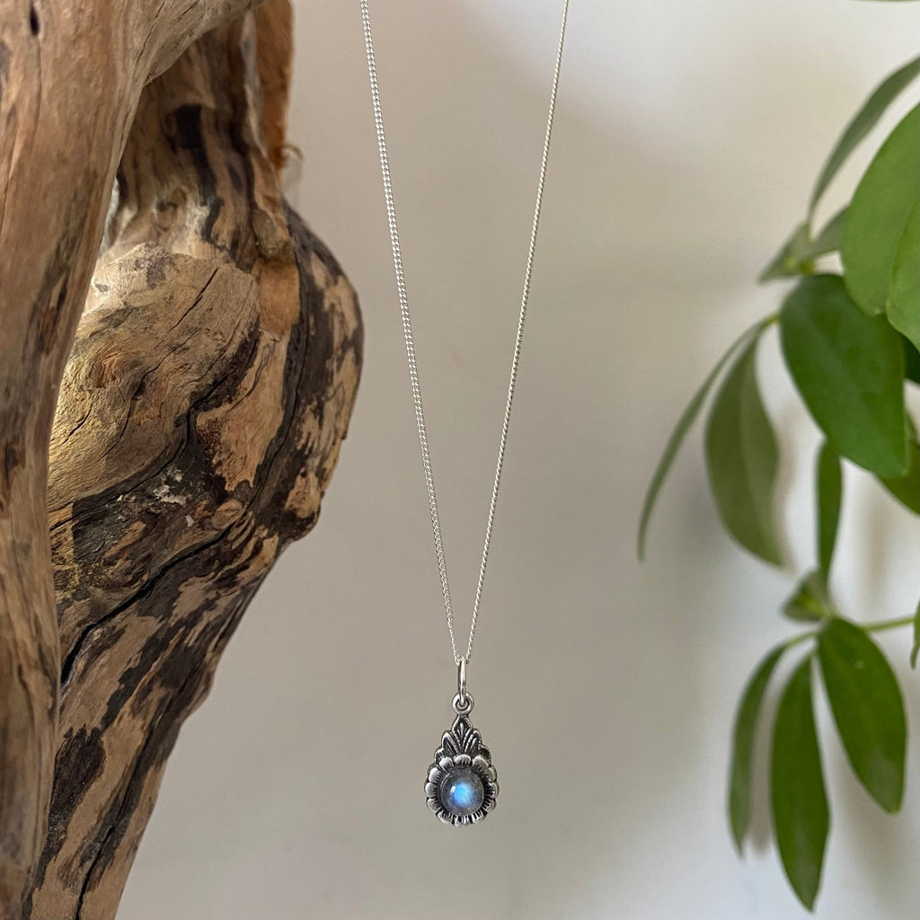 arabella sterling silver labradorite necklace