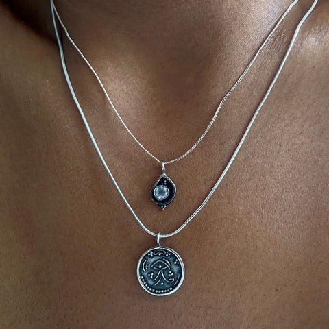 classic eye of horus necklace