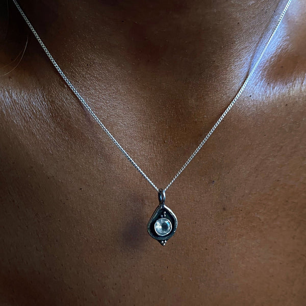 rose quartz silver necklace
