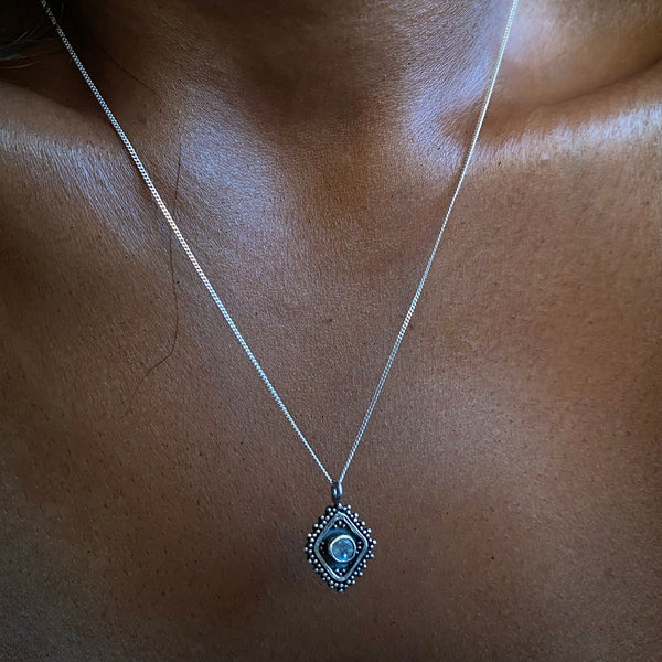 silver moonstone necklace