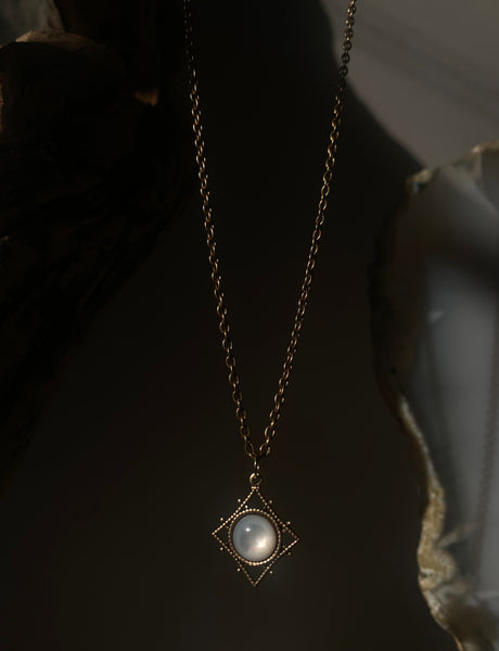 ophelia mother of pearl necklace