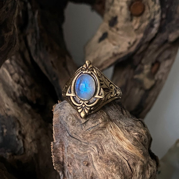 vintage style rainbow moonstone ring