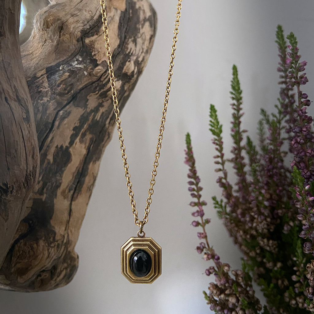 athena gold onyx necklace