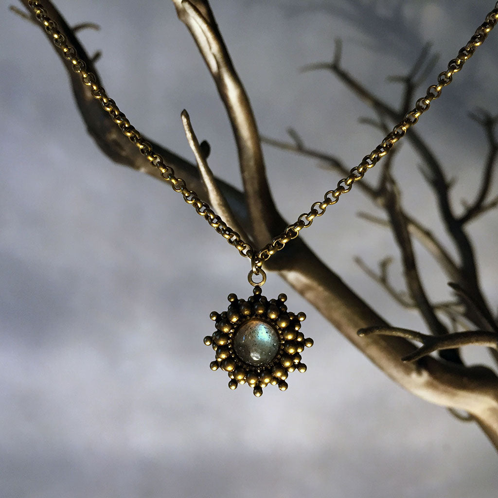 luna siya labradorite necklace