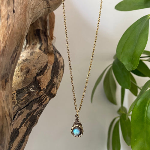 Arabella Antique Gold Labradorite Necklace