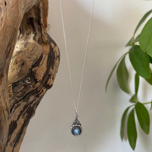 Arabella Antique Silver Labradorite Necklace