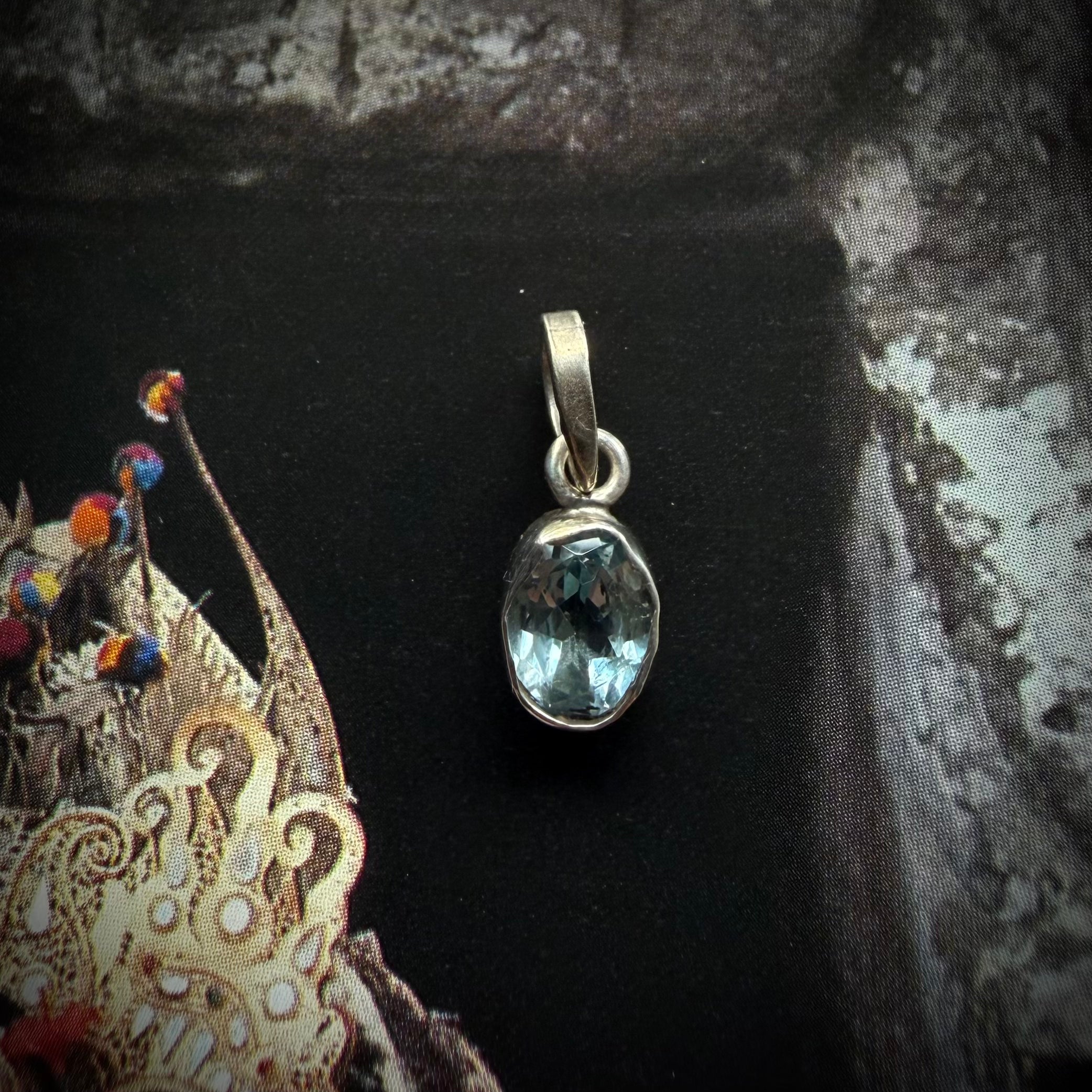 handcrafted recycled 925 sterling silver blue topaz pendant handcrafted in bali