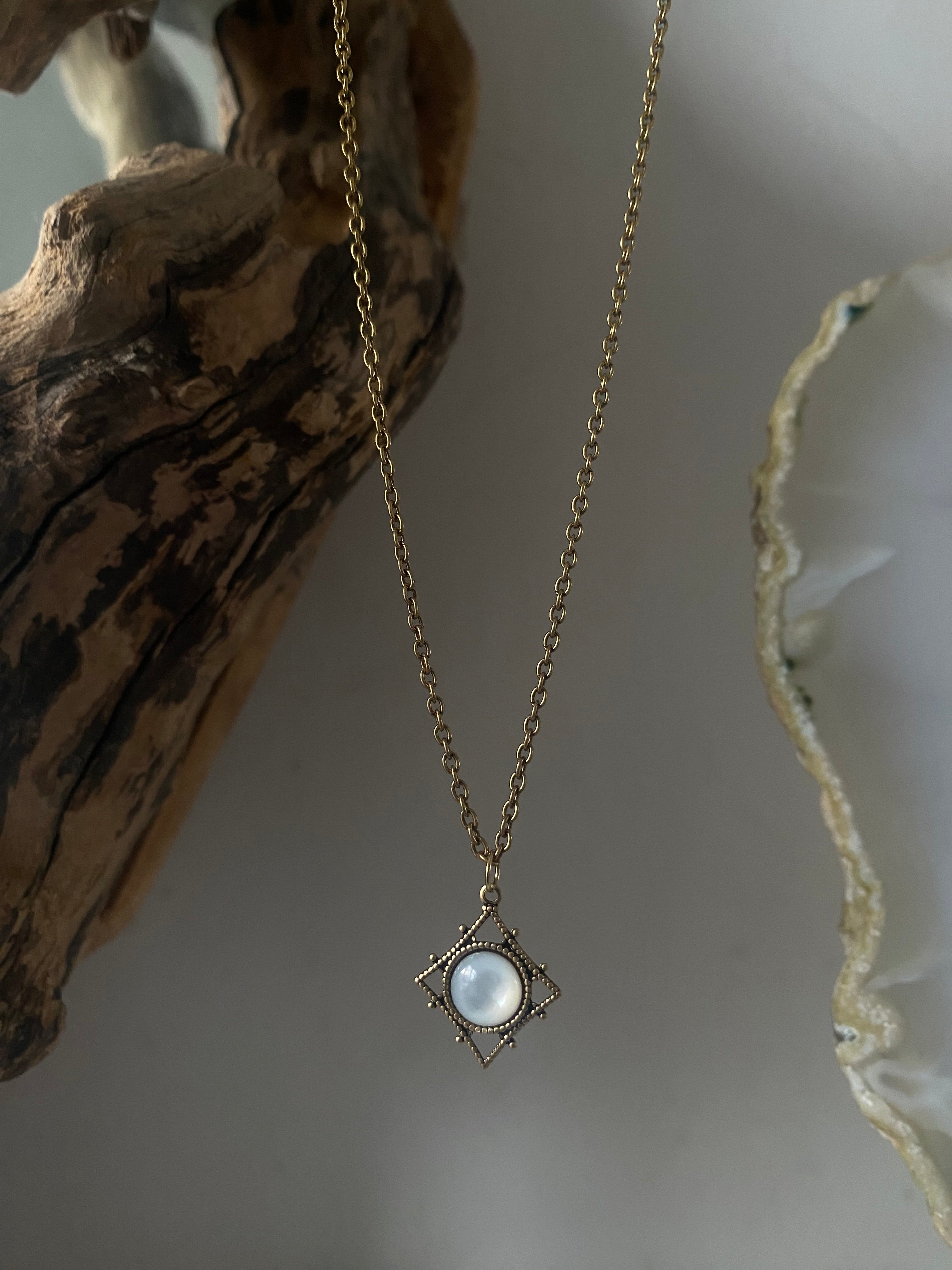 gold pearl necklace