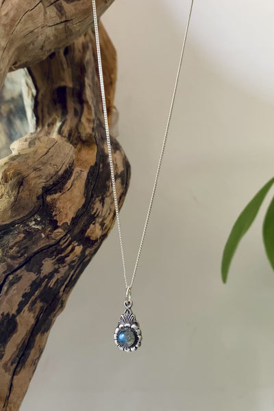 sterling silver labradorite necklace