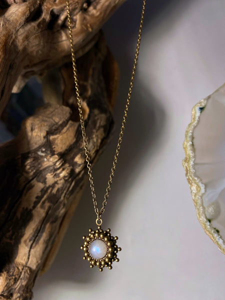 siya gold moonstone pendant