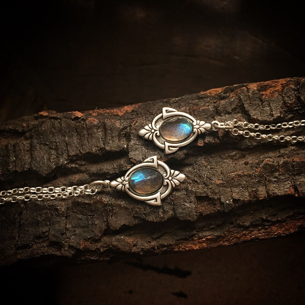 aria labradorite necklace