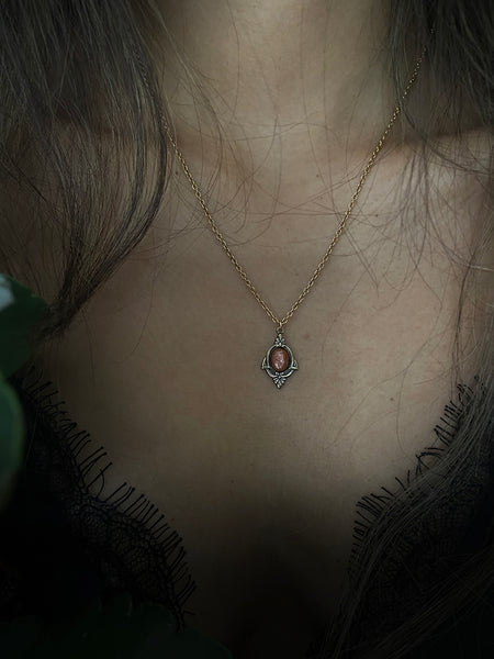 aria vintage style sunstone necklace