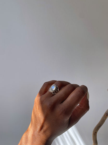 Irissa Antique Silver Rainbow Moonstone Ring